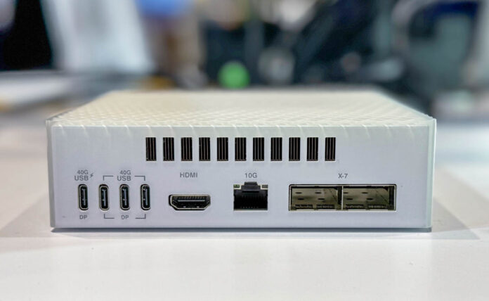 Assus Ascent GX10 Rear IO